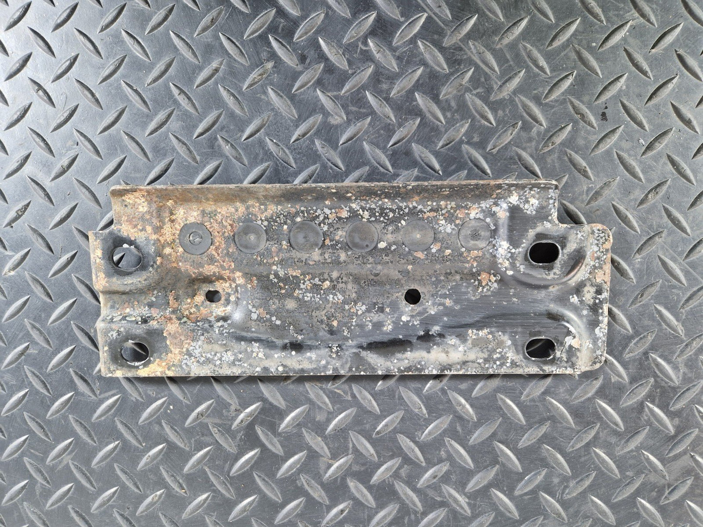 16-19 AUDI A4 AVANT B9 S-LINE OEM MUFFLER MOUNT BRACKET PLATE 8W0803183A