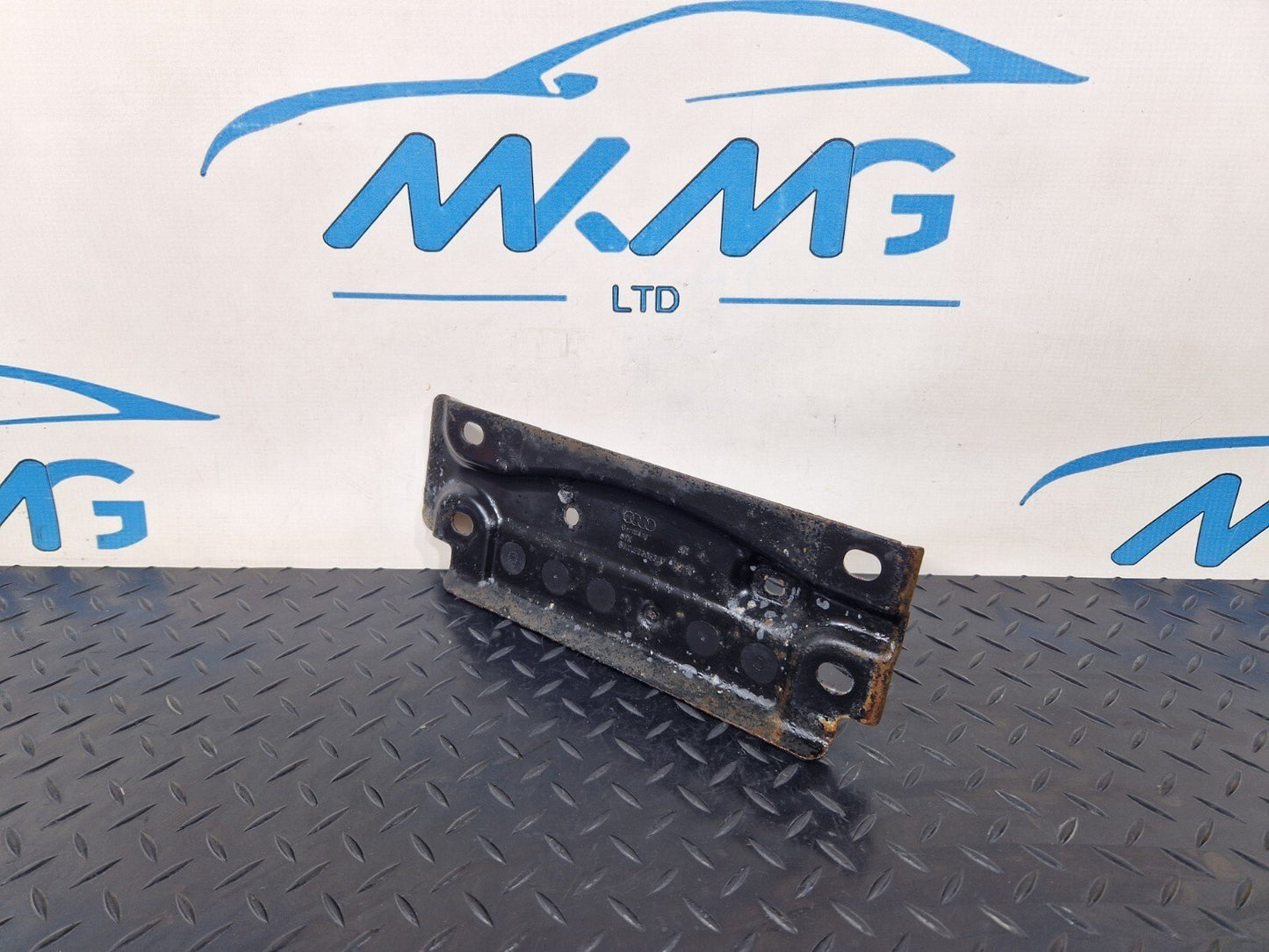 16-19 AUDI A4 B9 GENUINE MUFFLER MOUNT BRACKET PLATE 8W0803183A