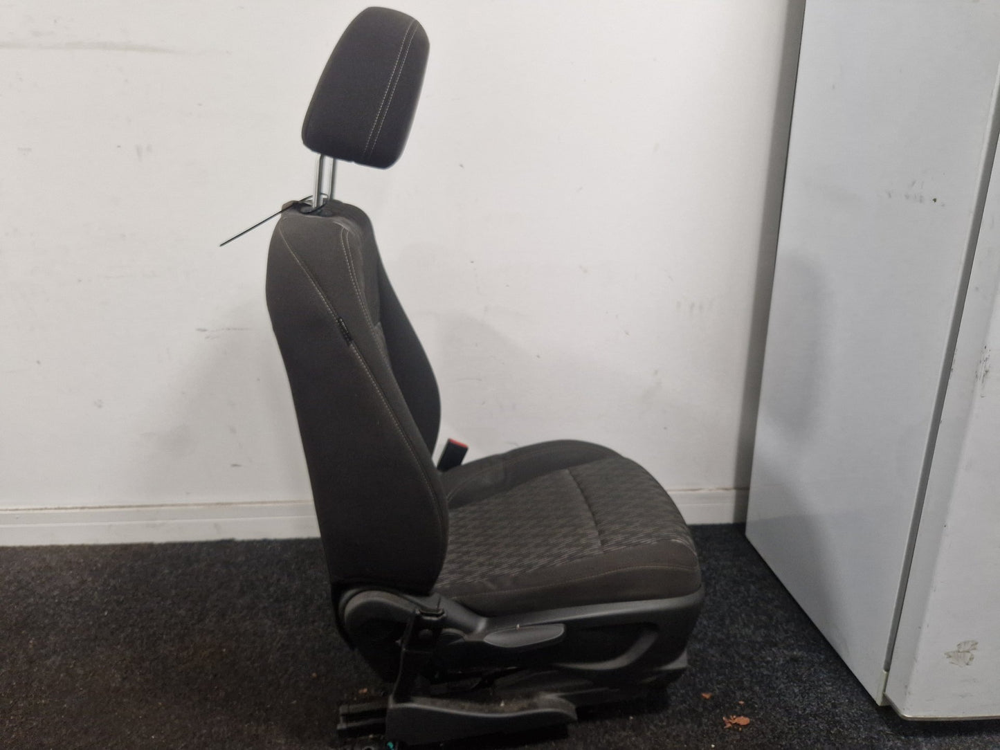 Vauxhall Mokka MK1 (G1U0) SUV Genuine Front Right O/S Driver Seat