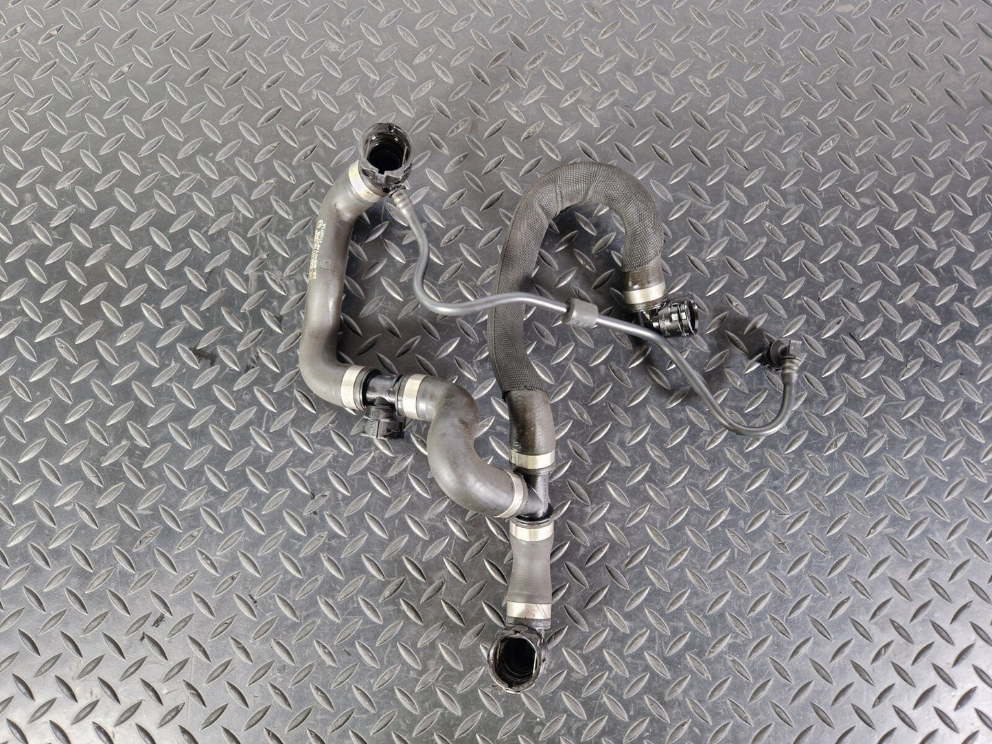 14-21 MERCEDES BENZ C300h W205 GENUINE CIRCULATION PUMP HEATING & COOLANT HOSES