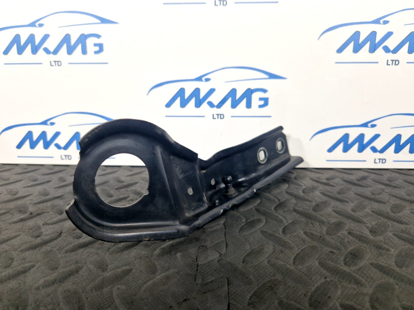 16-22 BMW X1 F48 NS LEFT PASSENGER SIDE BONNET STRUT BRACKET 7355991