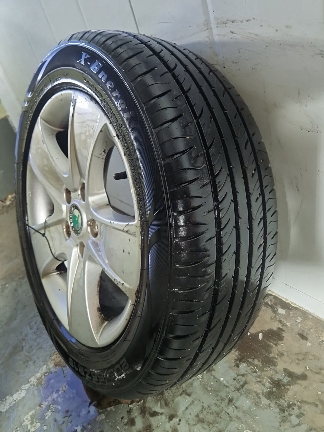 Skoda Octavia MK2 FL - 1Z 16" Alloy Wheel with Tyre ~5mm 205/55/16 1Z0601025T