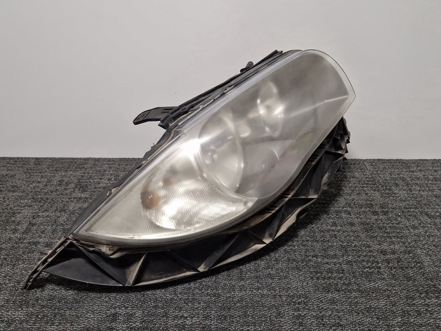 BMW 116i E87 Hatchback Genuine Front Right O/S Driver Headlight