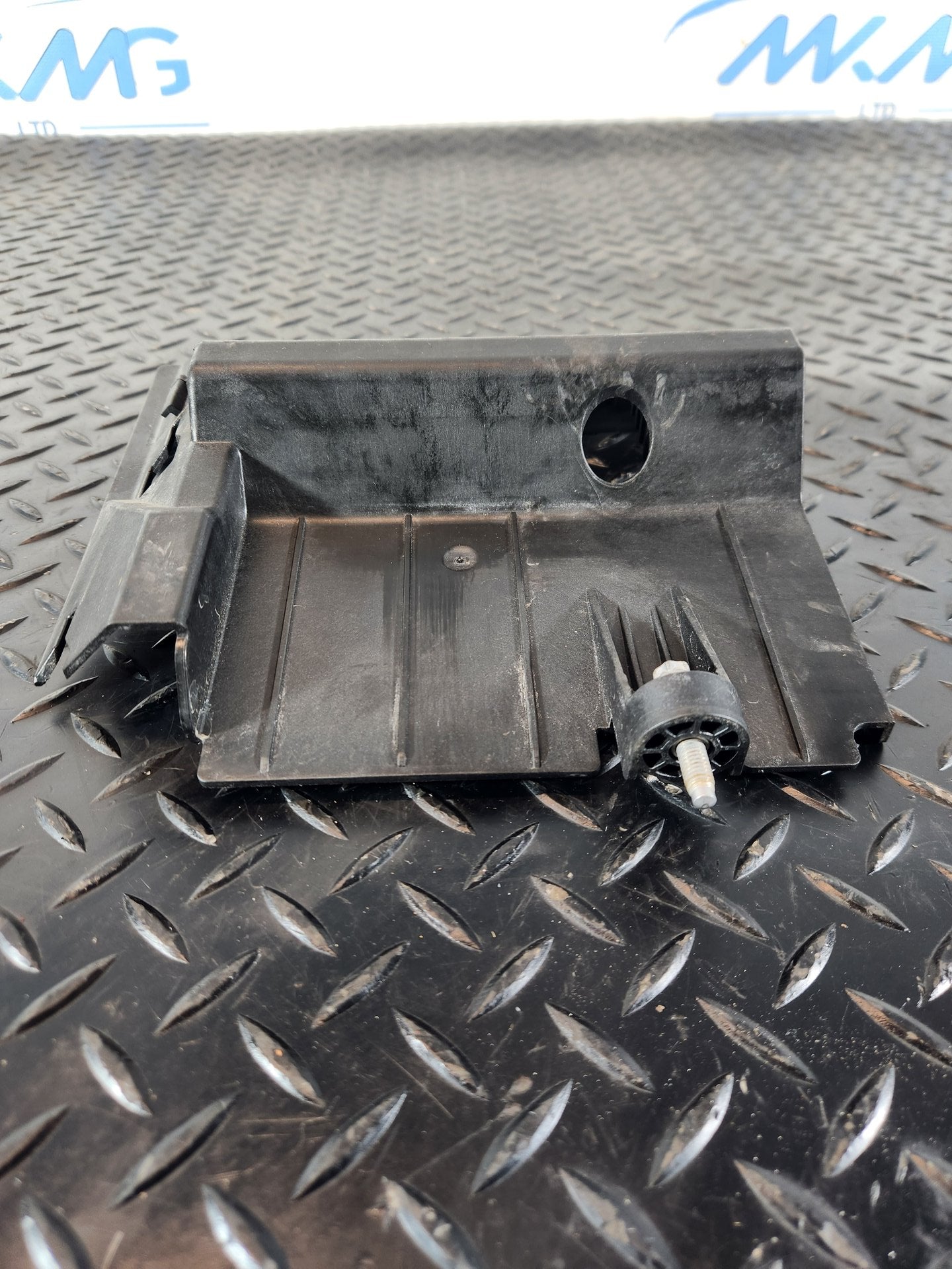 Mercedes-Benz B200d B-Class W247 Battery Box Tray Trim Housing Cover A2475411000