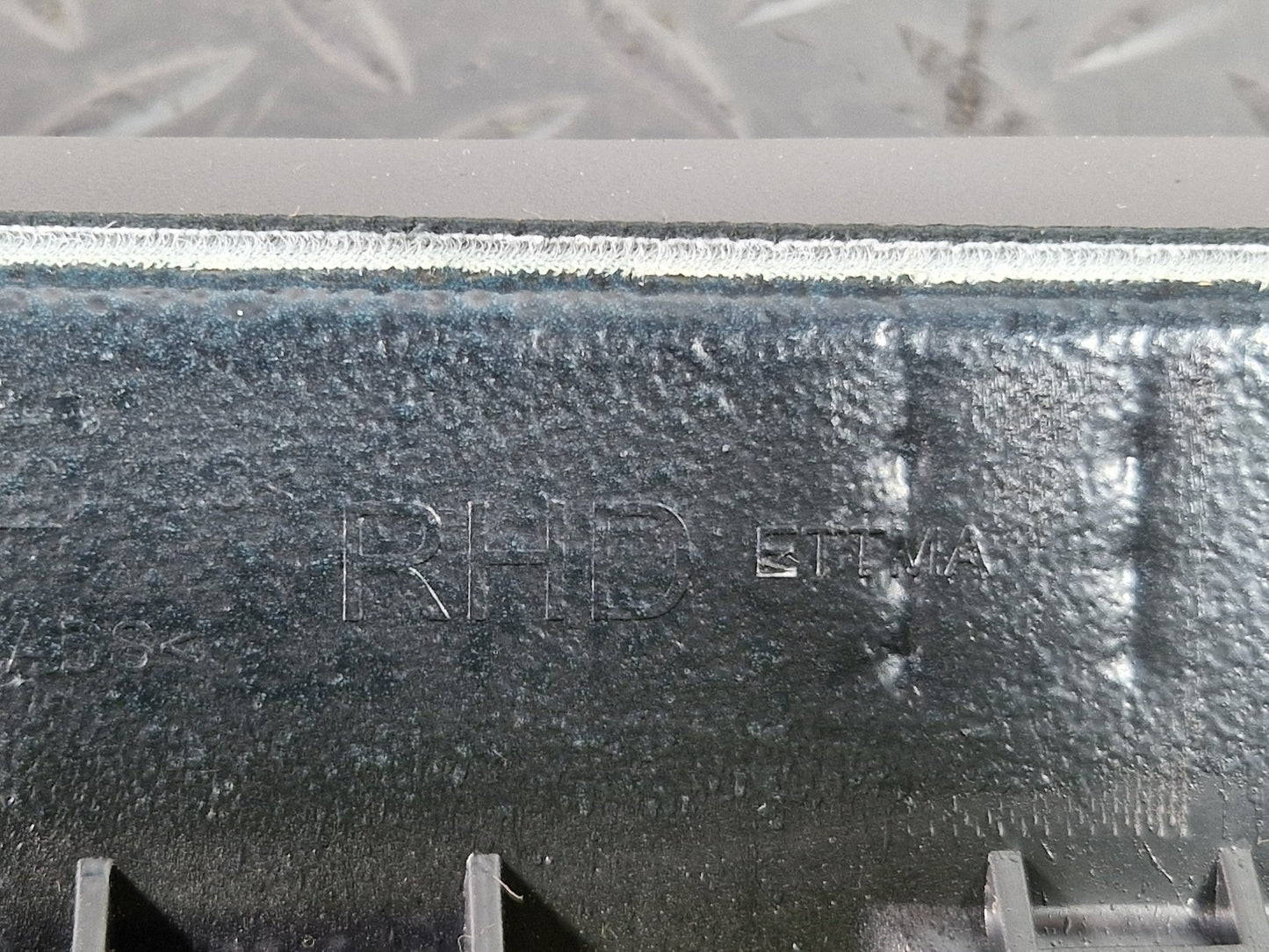Land Rover Range Rover Evoque L551 SUV Centre Dash Panel Damaged R8D204268C