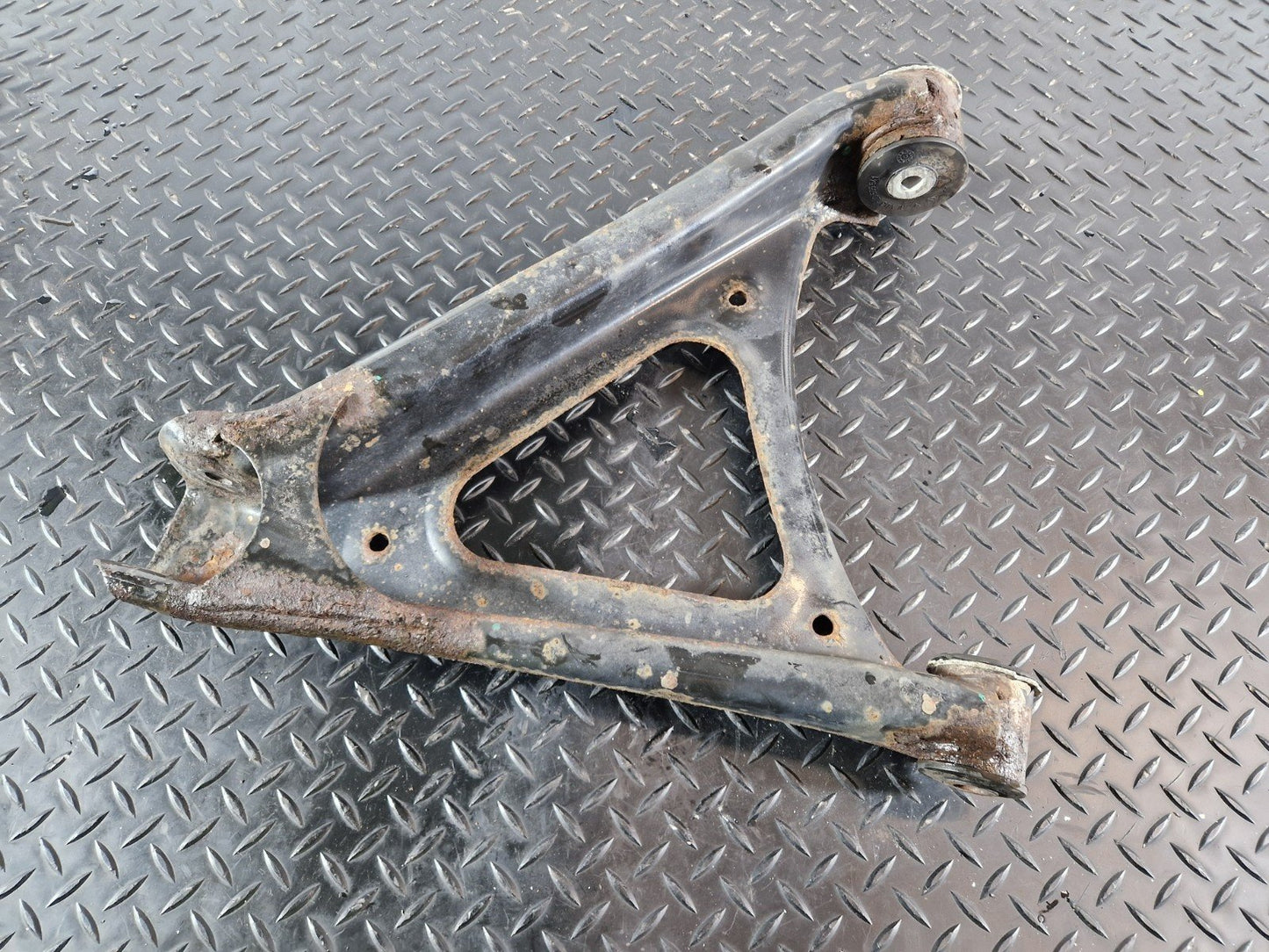 10-15 AUDI Q7 4L OEM LEFT REAR UPPER CONTROL ARM WISHBONE 7L0505351AA