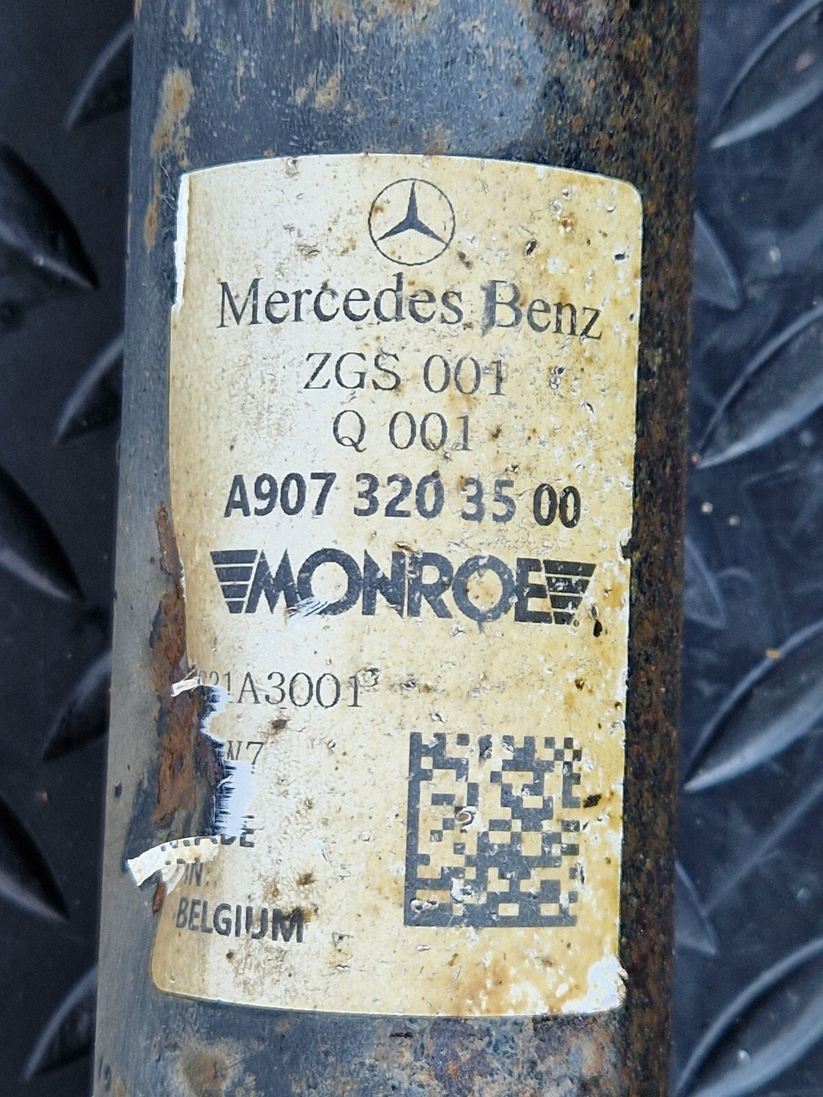 18-ON MERCEDES SPRINTER W907 REAR SHOCK ABSORBER FITS LEFT & RIGHT A9073203500