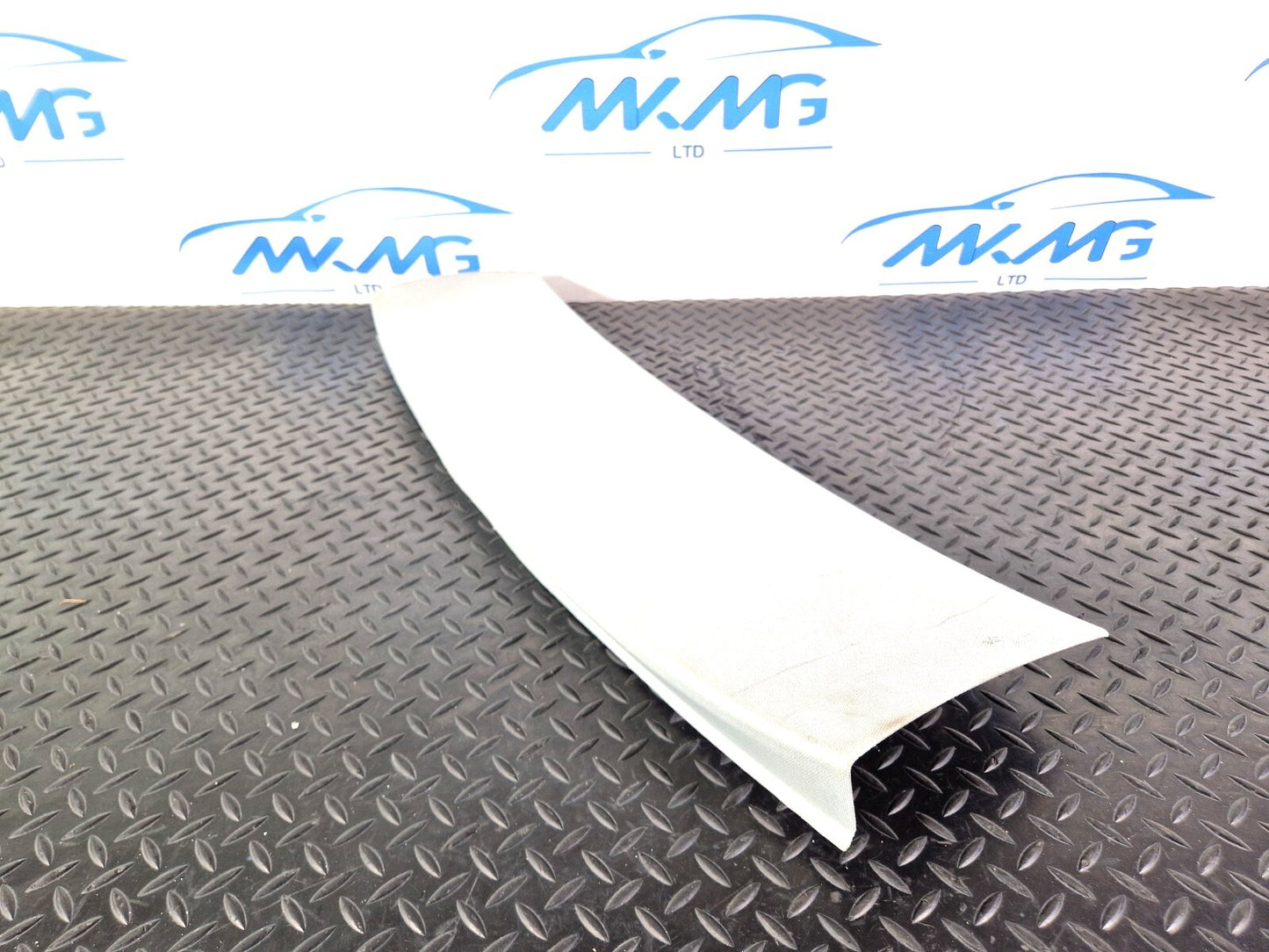 12-18 AUDI A6 C7 GENUINE REAR ROOF TRIM 4G9867839