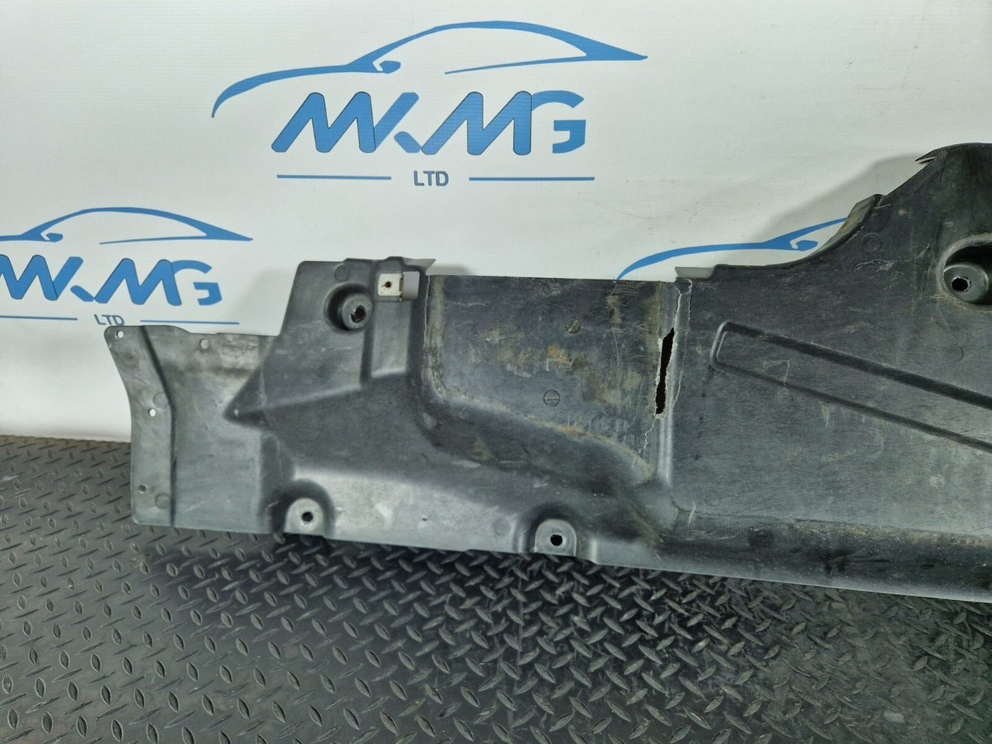 11-19 MERCEDES BENZ ML W166 RIGHT SIDE UNDERBODY COVER A1666805101 DAMAGED