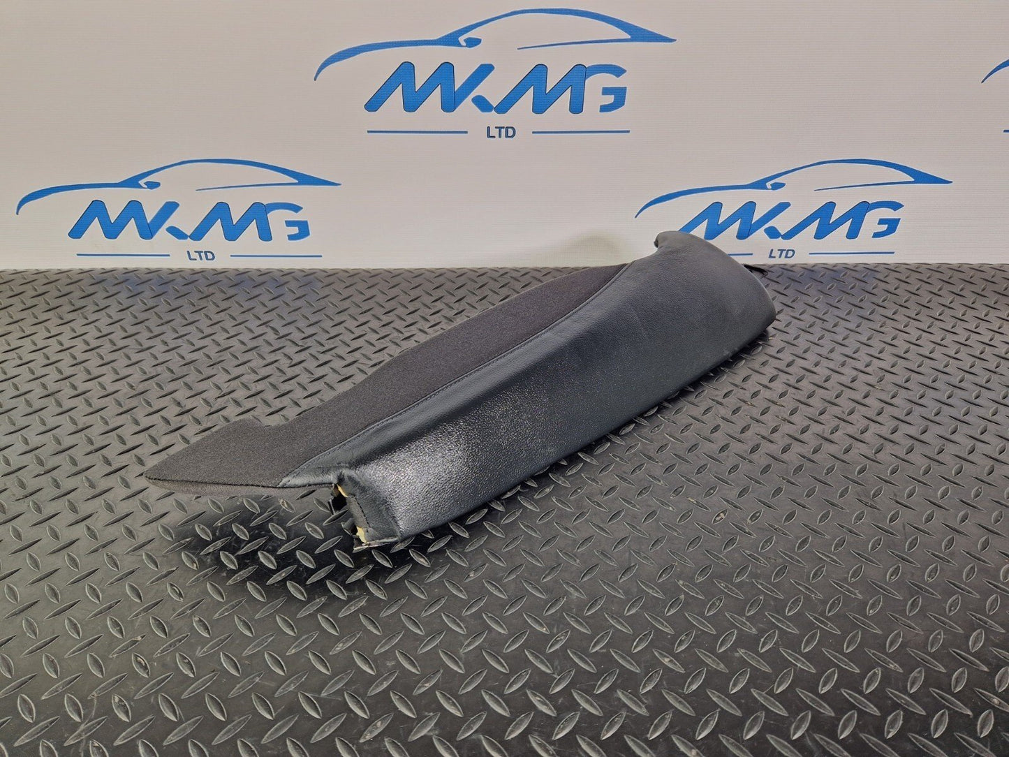 15-18 AUDI A7 4G OEM REAR SEAT CORNER LEATHER TRIM O/S 2300047R