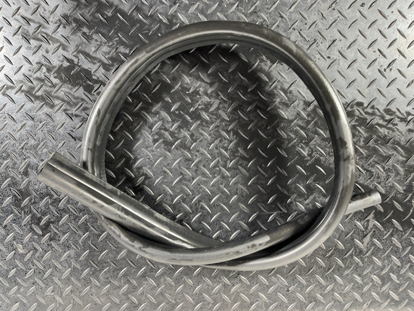 16-19 AUDI A4 B9 GENUINE BONNET RUBBER SEAL 8W0823723A