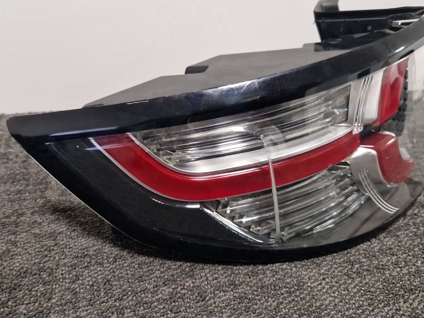 Land Rover Discovery Sport L550 Genuine Rear Left Outer N/S Passenger Tail Light