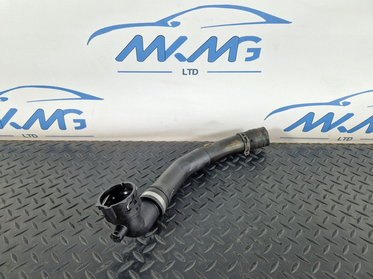 16-19 AUDI A4 AVANT B9 S-LINE OEM WATER COOLANT HOSE 8W0122055R