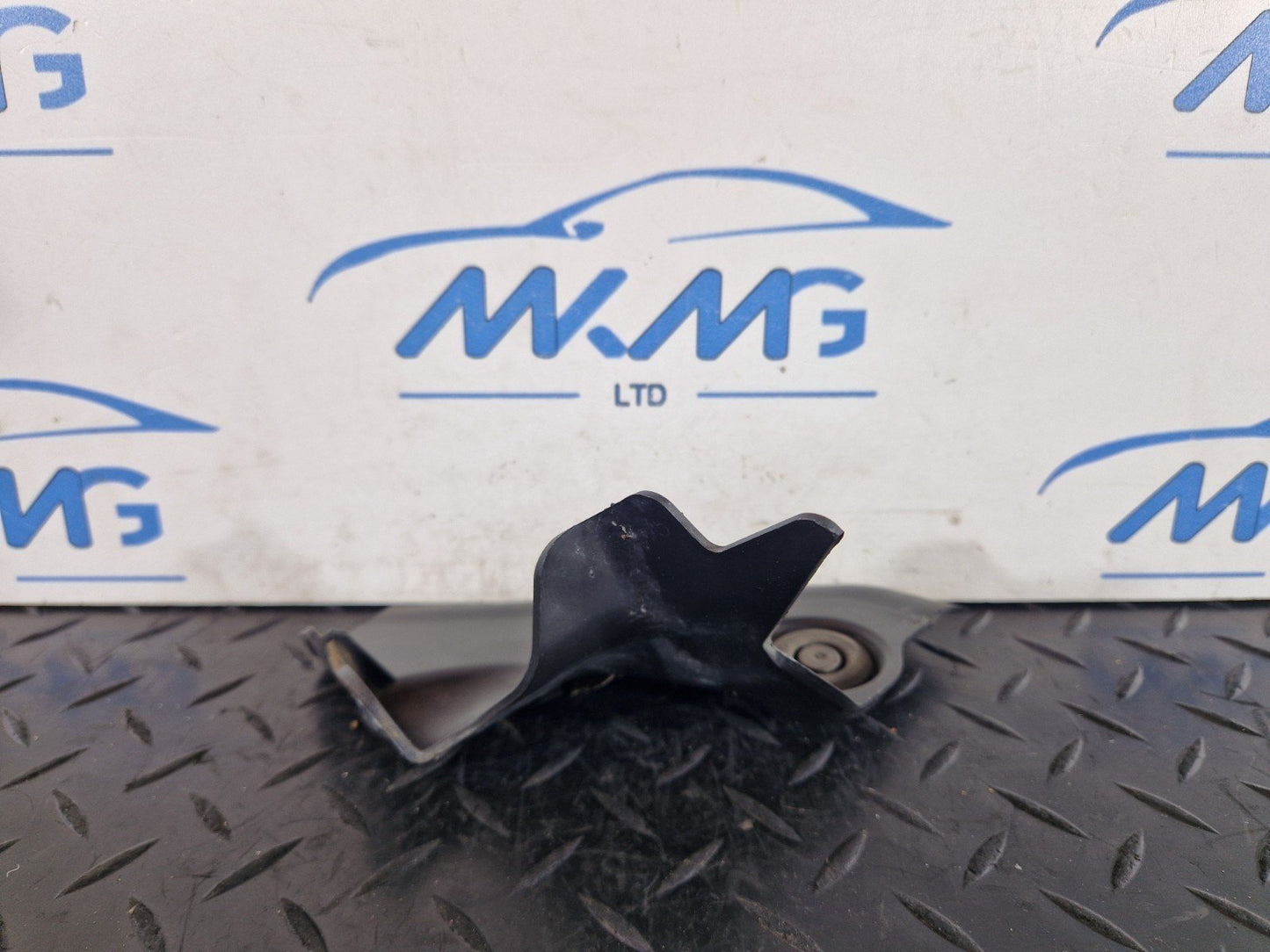 16-19 MERCEDES BENZ GLE W166 FRONT RIGHT SIDE PILLAR COVER TRIM A1666900407