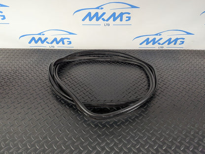 16-19 AUDI A4 B9 SALOON GENUINE OEM TAILGATE BOOT RUBBER SEAL 8W5827705D
