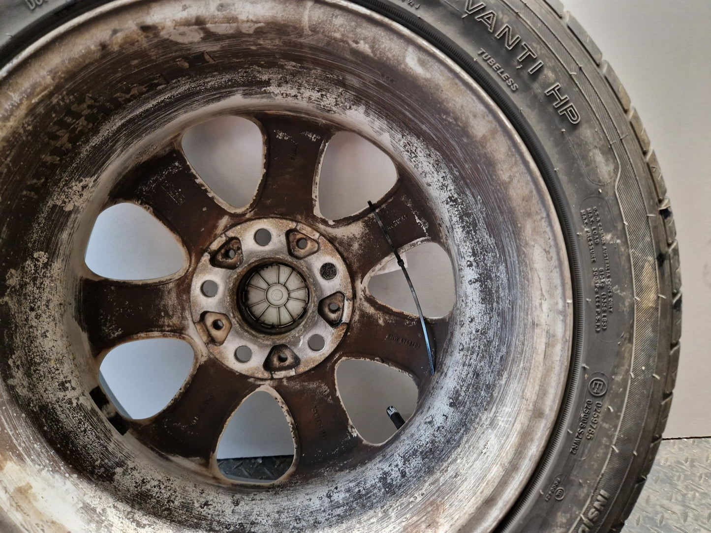 BMW 120i E87 16" Alloy Wheel with Tyre 205/55/16 ~4mm