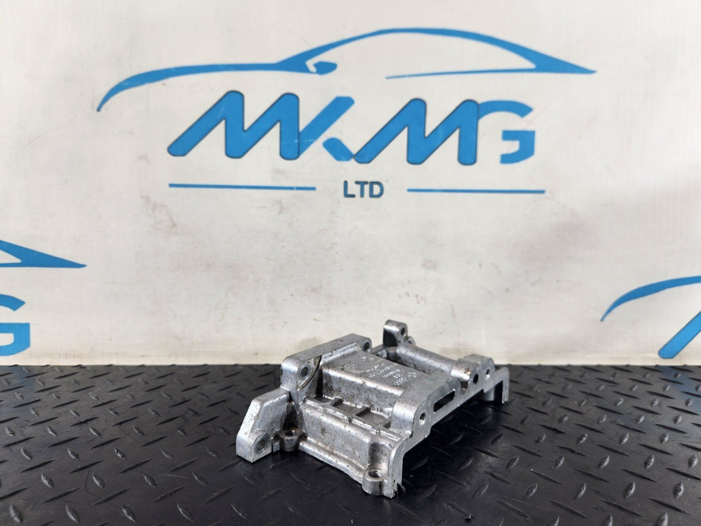 16-20 AUDI Q7 4M CRTC 3.0 TDI DIESEL  CYLINDER HEAD END PLATE 059109122AA