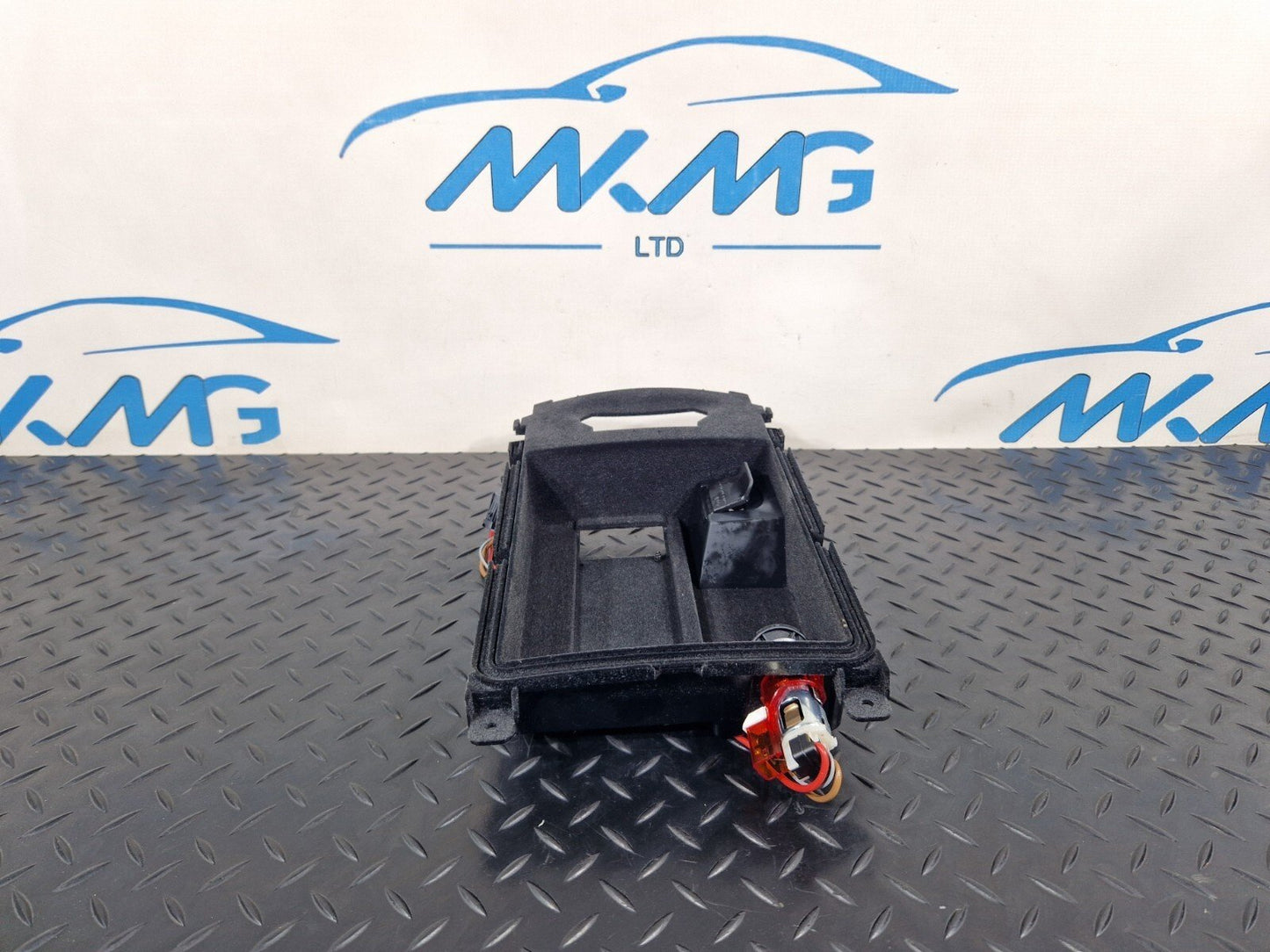 10-18 AUDI A7 4G S-LINE CENTRE CONSOLE STORAGE TRAY MEDIA INTERFACE 4G0864981C