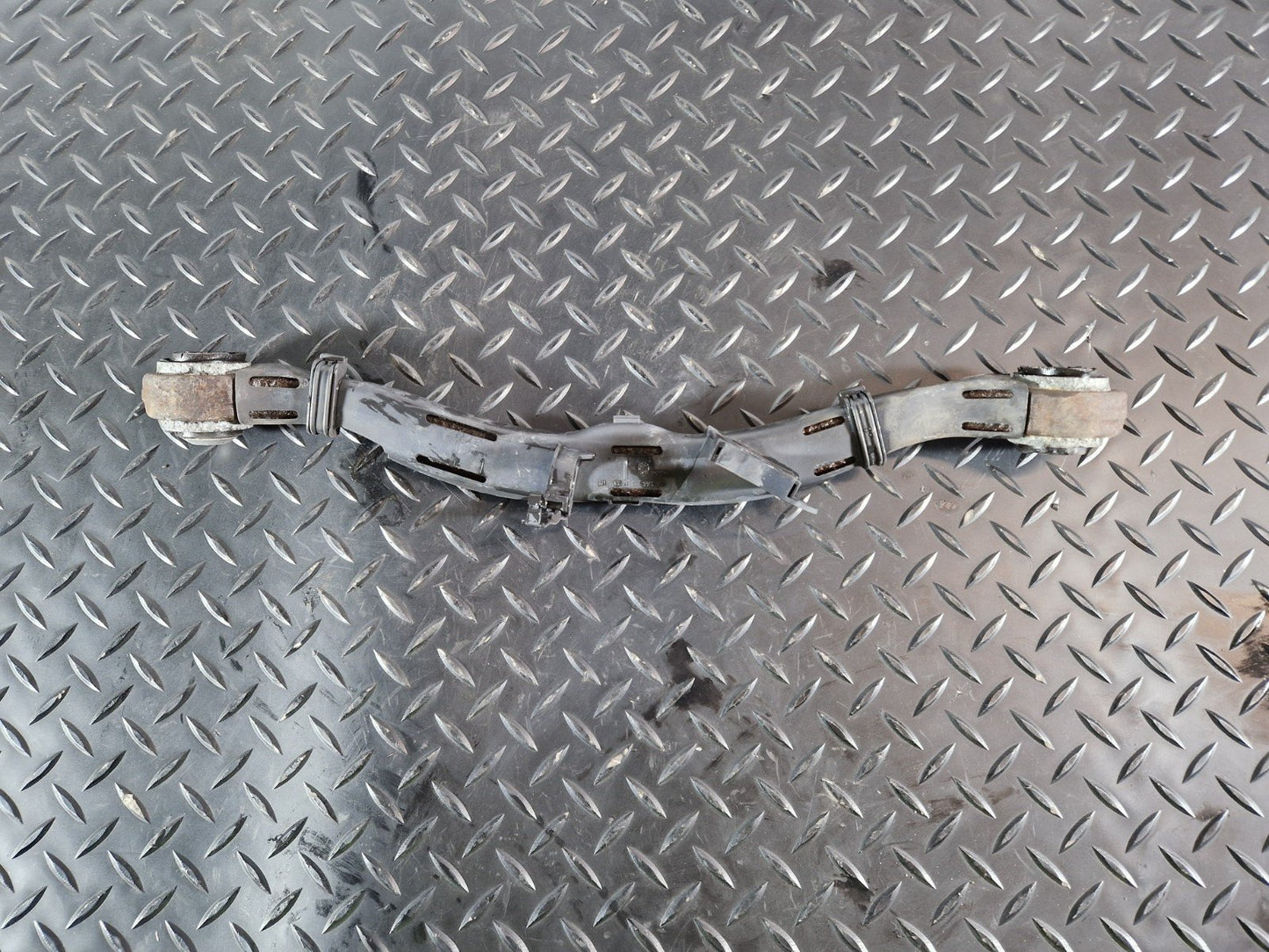 11-19 MERCEDES BENZ ML W166 GENUINE REAR LEFT N/S CONTROL ARM A1664230723