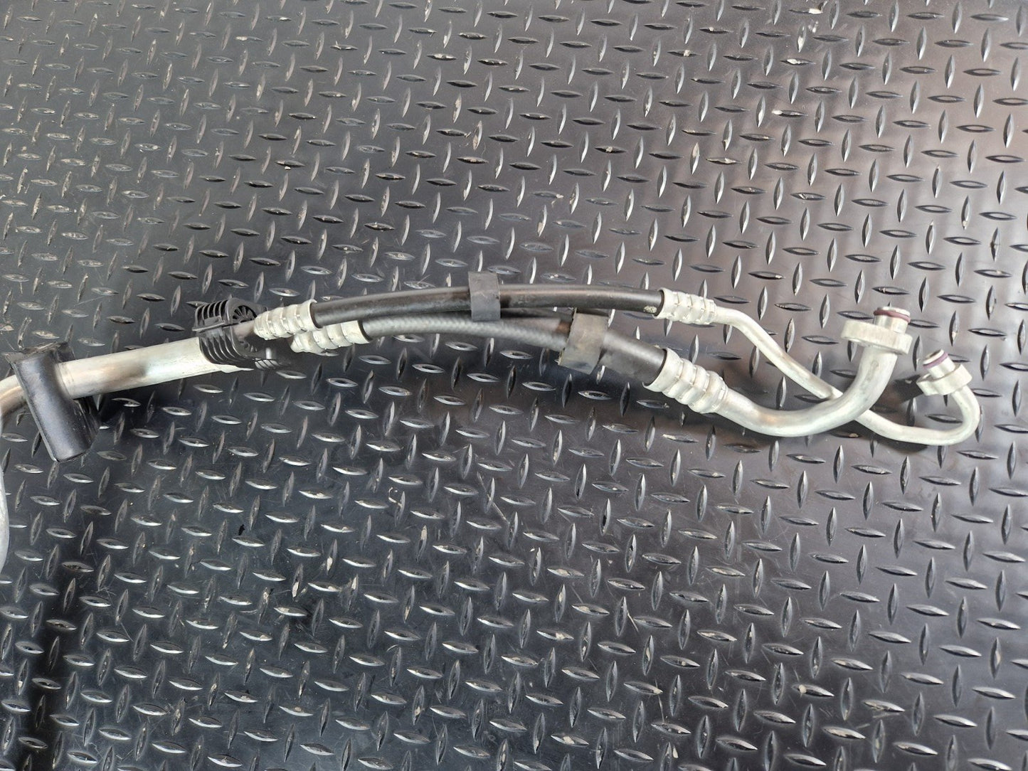 16-19 MERCEDES BENZ GLE W166 GENUINE COOLING WATER HOSE PIPE A1668305600