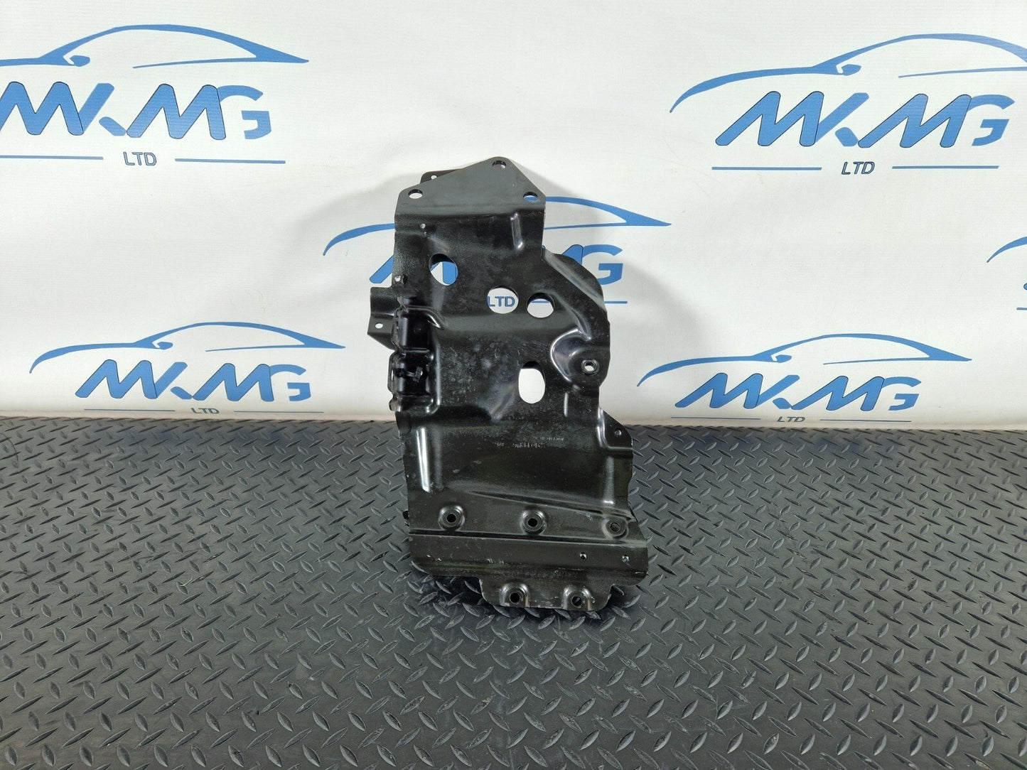 12-17 AUDI S5 CONVERTIBLE REAR LEFT ROOF MOUNT BRACKET 104021DD31836