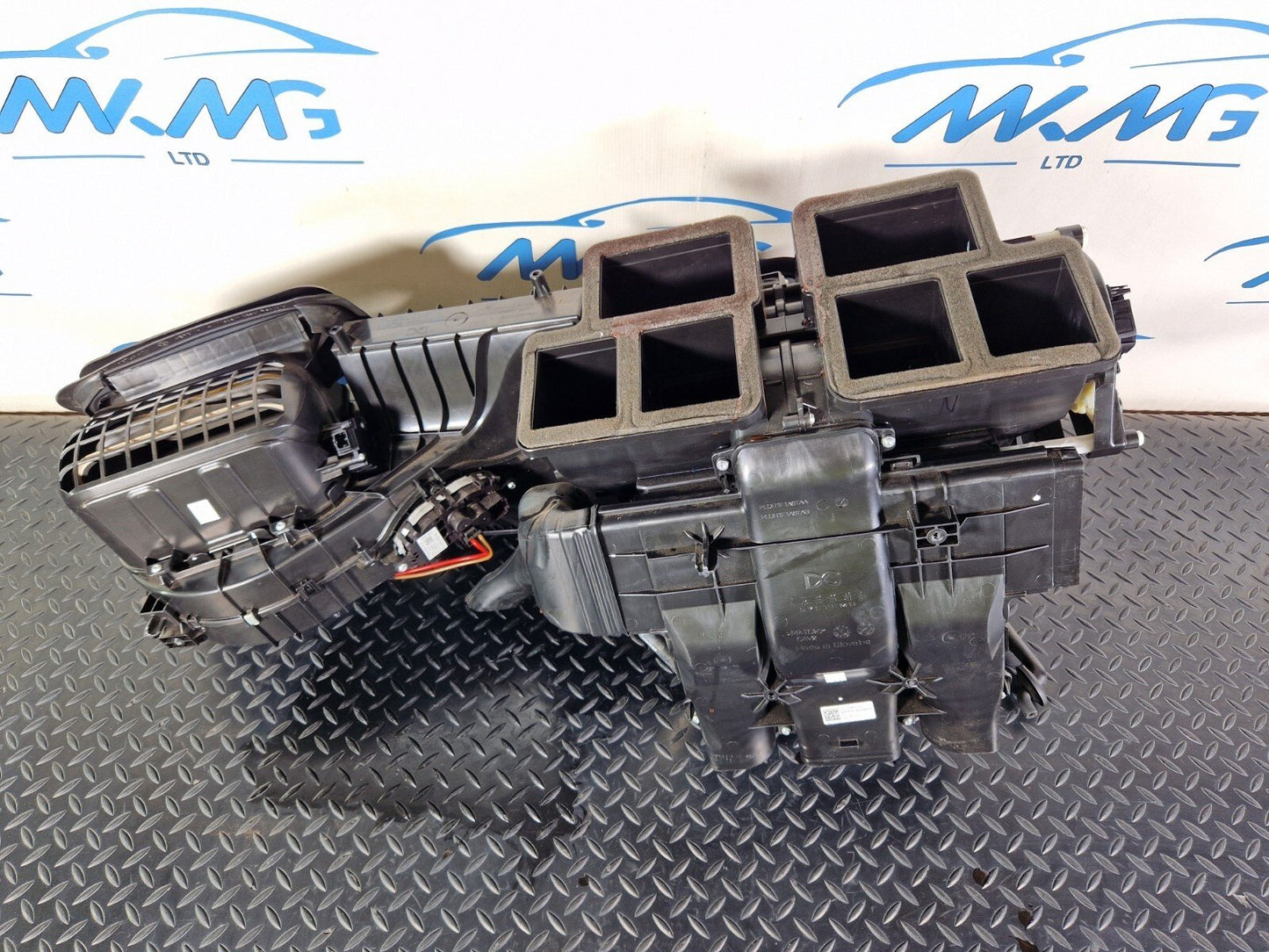 18-ON MERCEDES BENZ A CLASS W177 GENUINE HEATER MATRIX BOX A2478300600