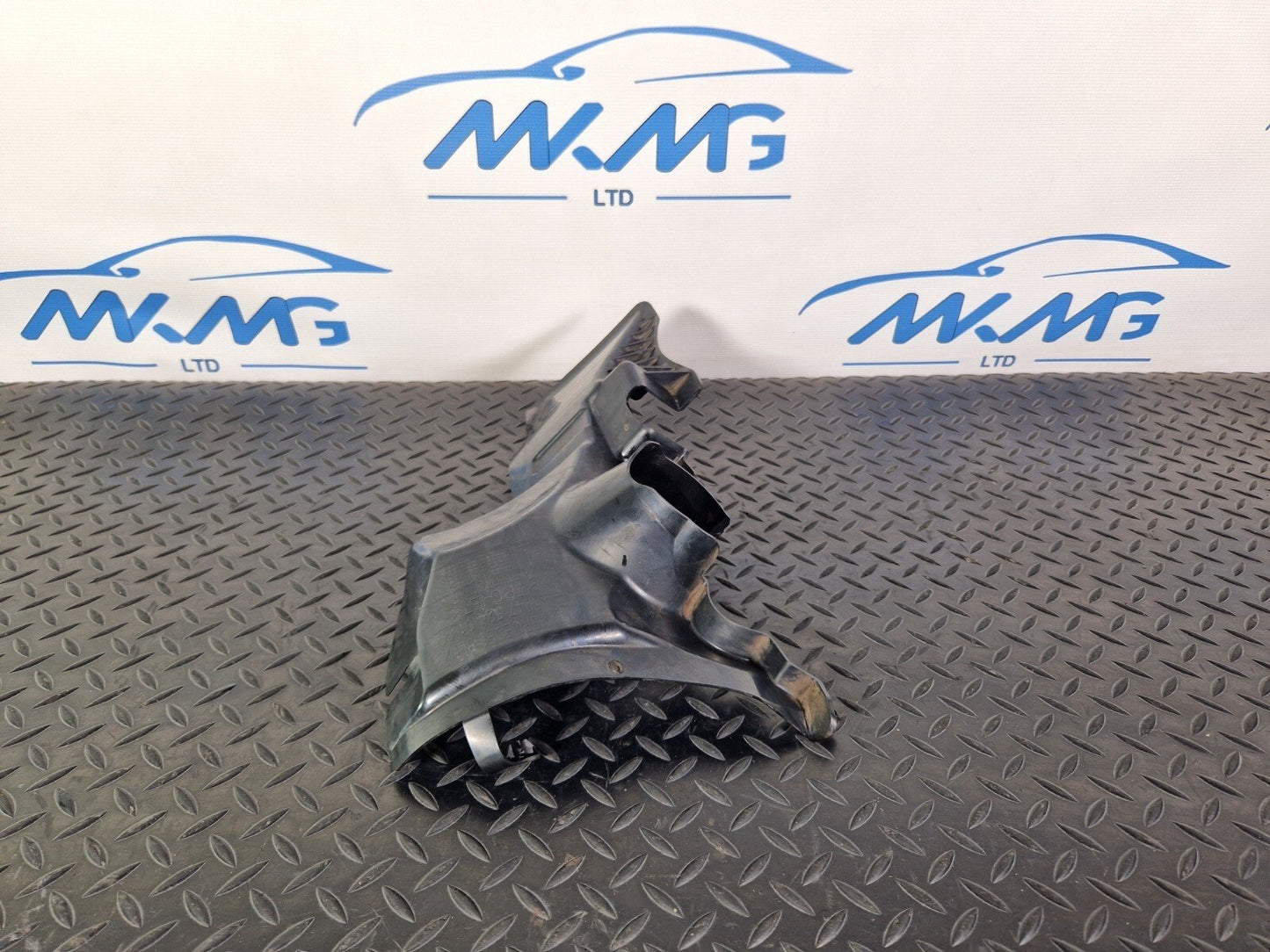 18-ON MERCEDES BENZ A CLASS W177 UNDERTRAY SUBFRAME TRIM SHIELD A2475240100