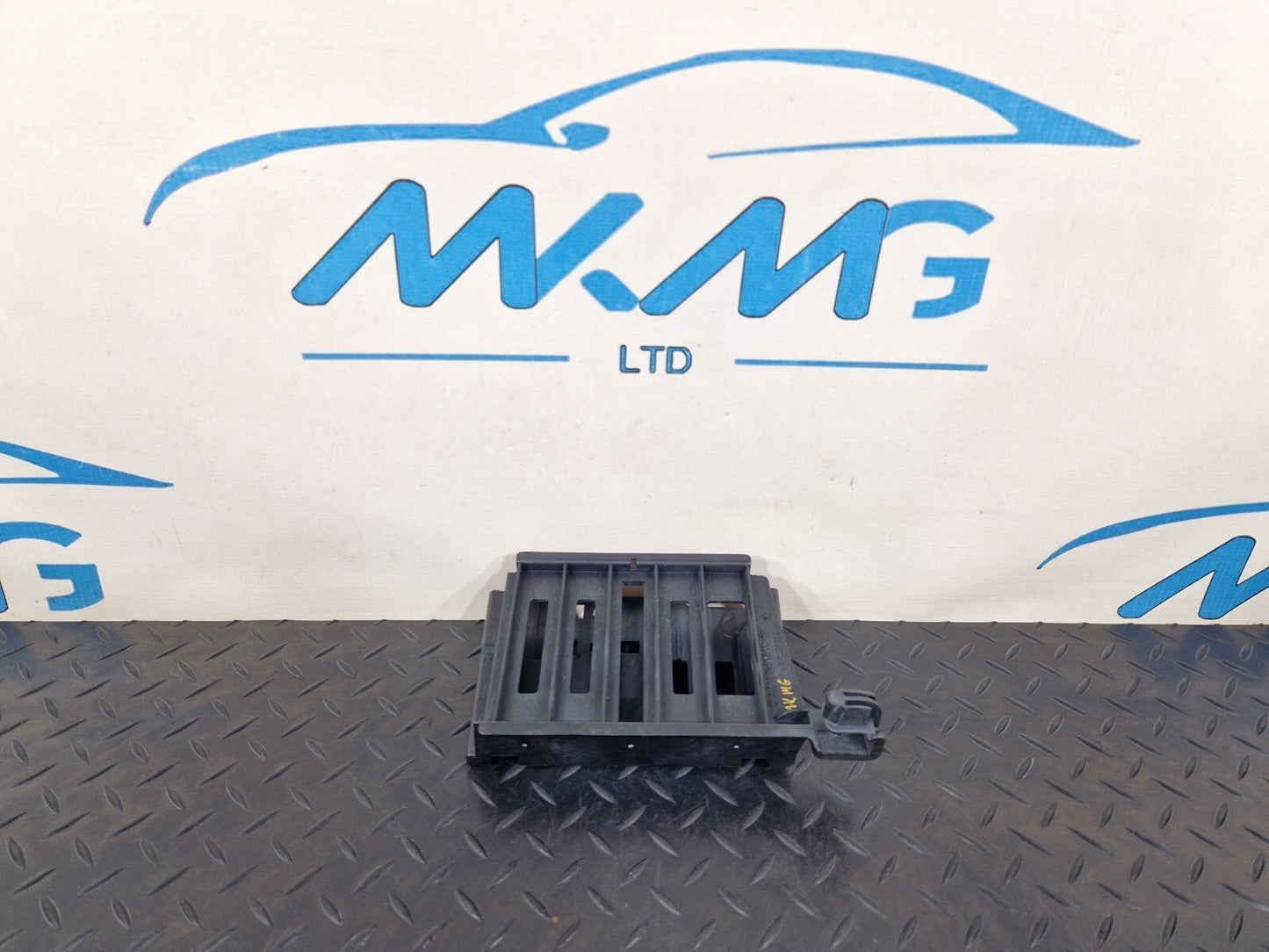 14-20 MERCEDES GLA 200 X156 GEARBOX CONTROL MODULE BRACKET HOLDER A2465450500