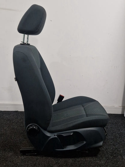 Ford Fiesta MK7 (B299) Hatchback Right Front Seat