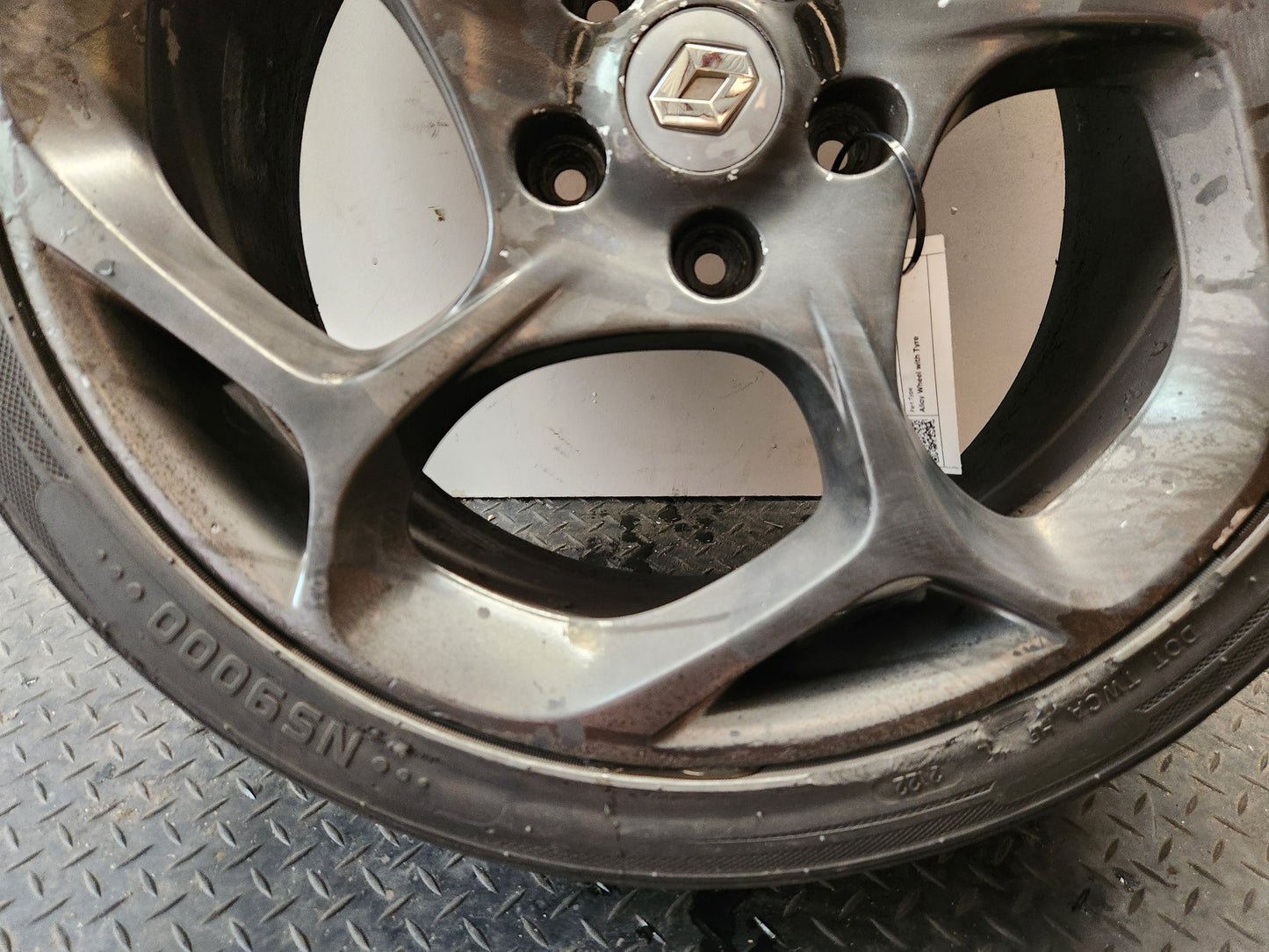 Renault Mégane MK3 (Ph2) (X95) 18" Alloy Wheel with Tyre 225/40/18 ~3mm