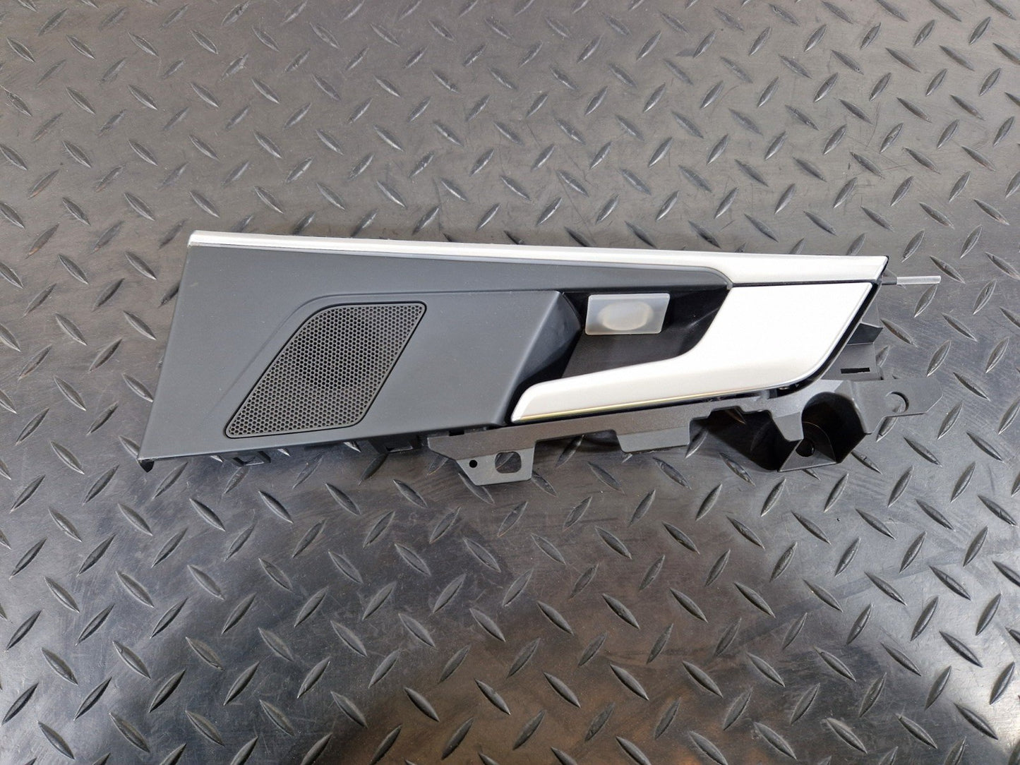 GENUINE AUDI A4 B9 RIGHT DRIVER REAR INTERIOR DOOR HANDLE 8W0959524