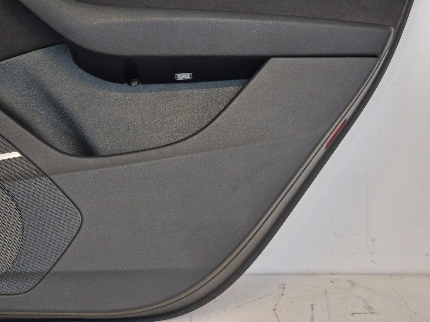 16-20 AUDI Q7 4M REAR RIGHT DOOR CARD PANEL TRIM ALCANTAR COVER 4M0867306