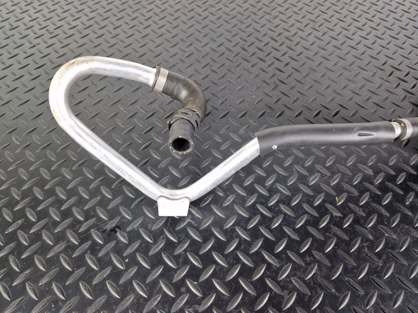 14-21 MERCEDES BENZ W205 GENUINE OEM ENGINE COOLANT HOSE PIPE A2058302902