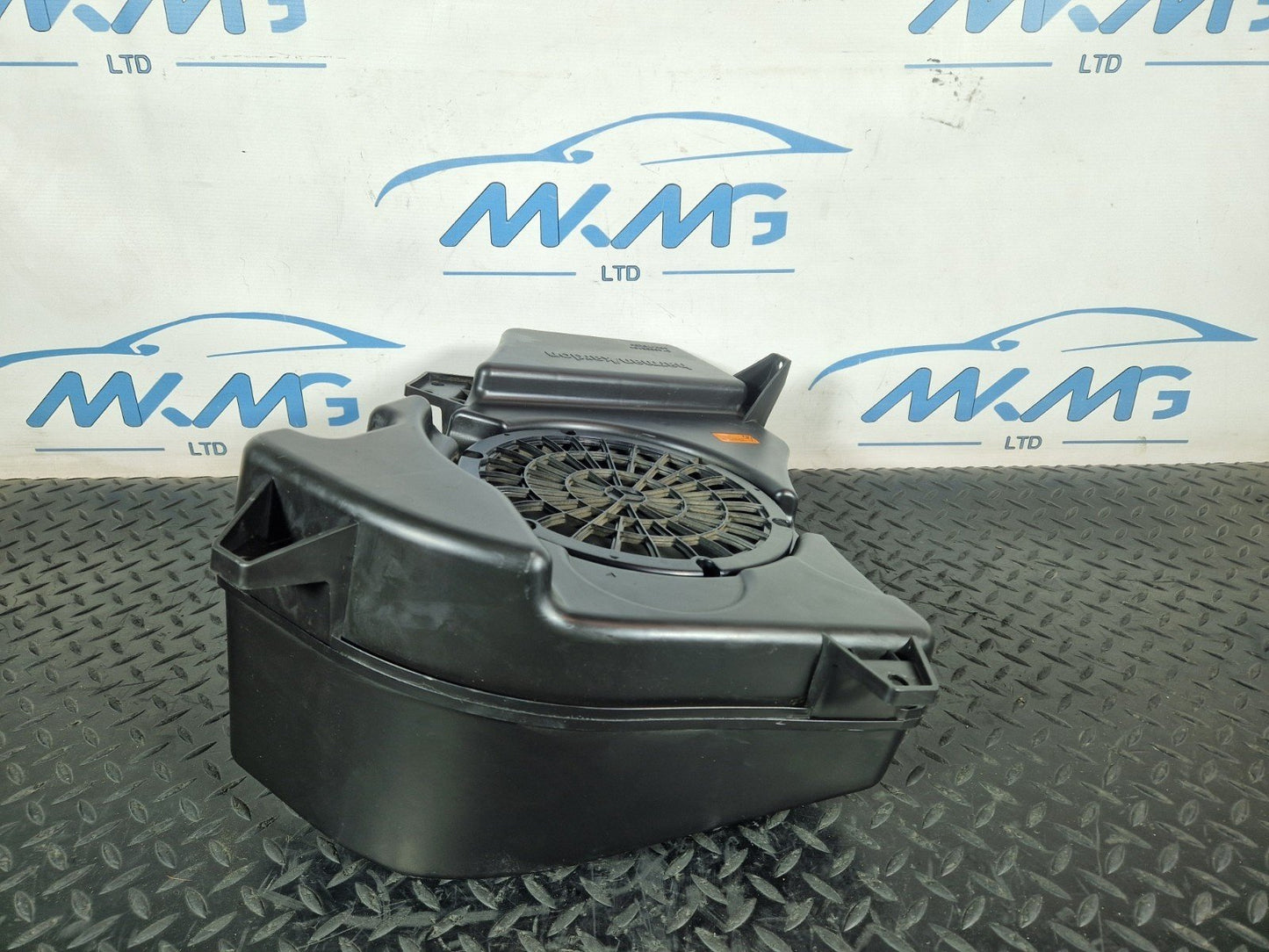 16-19 MERCEDES BENZ GLE W166 H/K LOGIC 7 SUBWOOFER SPEAKER A1668202202
