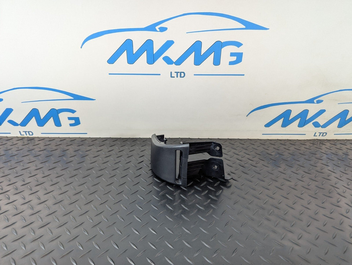 14-16 BMW 2 SERIES F22 PASSENGER SIDE REAR LEFT SEAT BELT TRIM 7291163