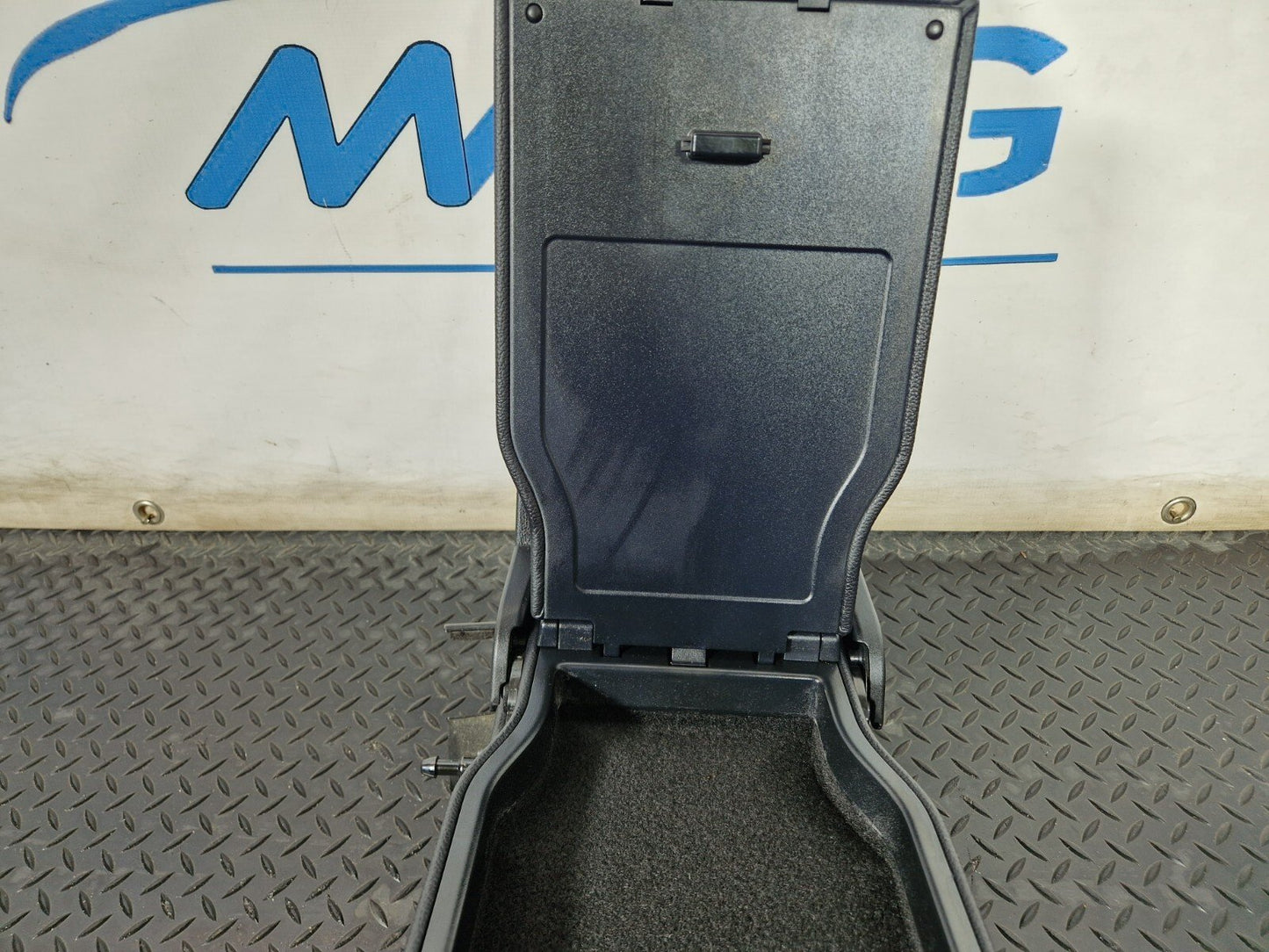 14-21 MERCEDES BENZ C CLASS W205 REAR BLACK LEATHER SEAT BACKREST & ARMREST