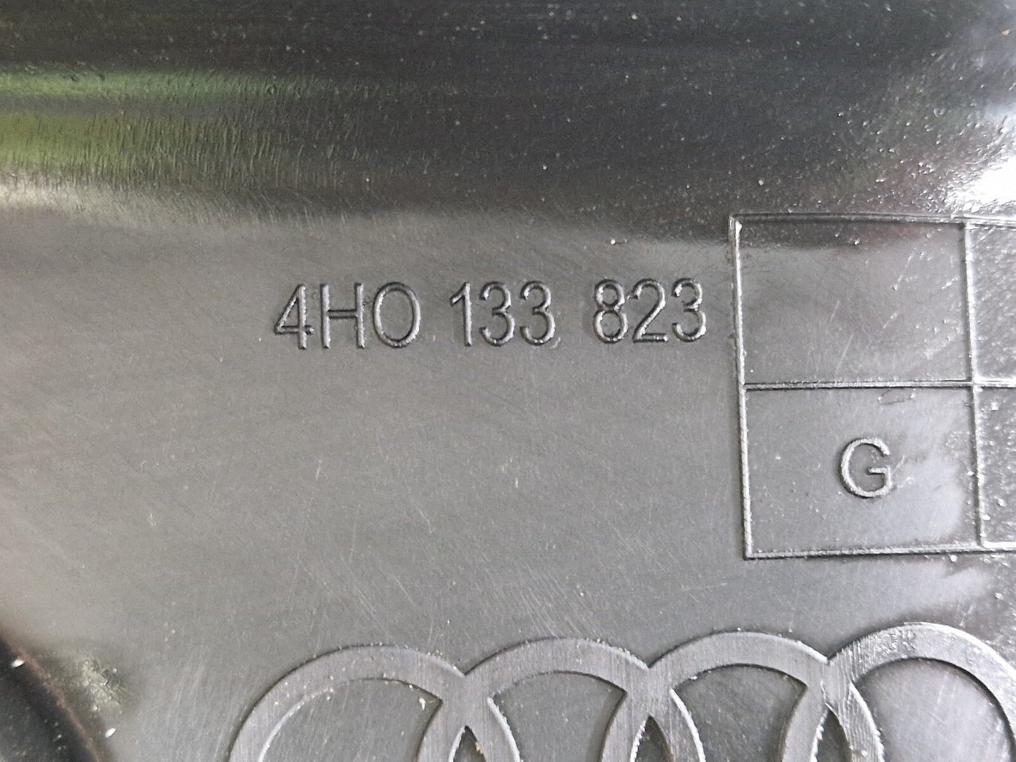 10-17 AUDI A8 4H AIR FILTER BOX HOUSING 4H0133823