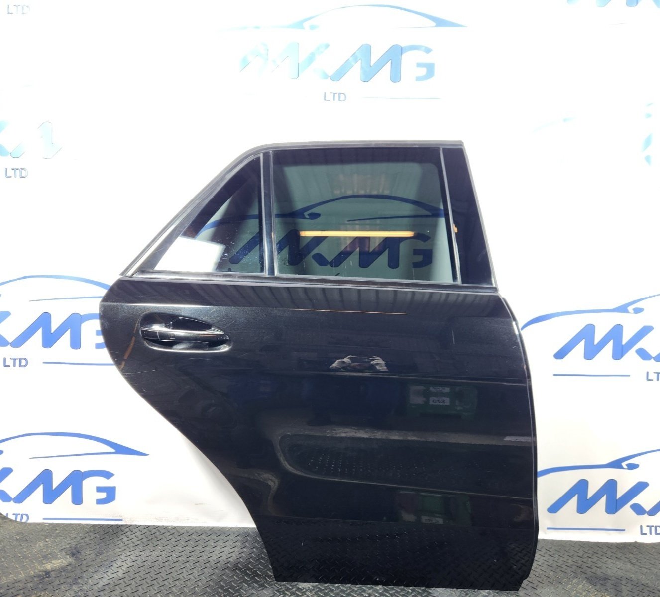 16-19 MERCEDES BENZ GLE W166 GENUINE REAR RIGHT O/S/R COMPLETE DOOR IN BLACK 197