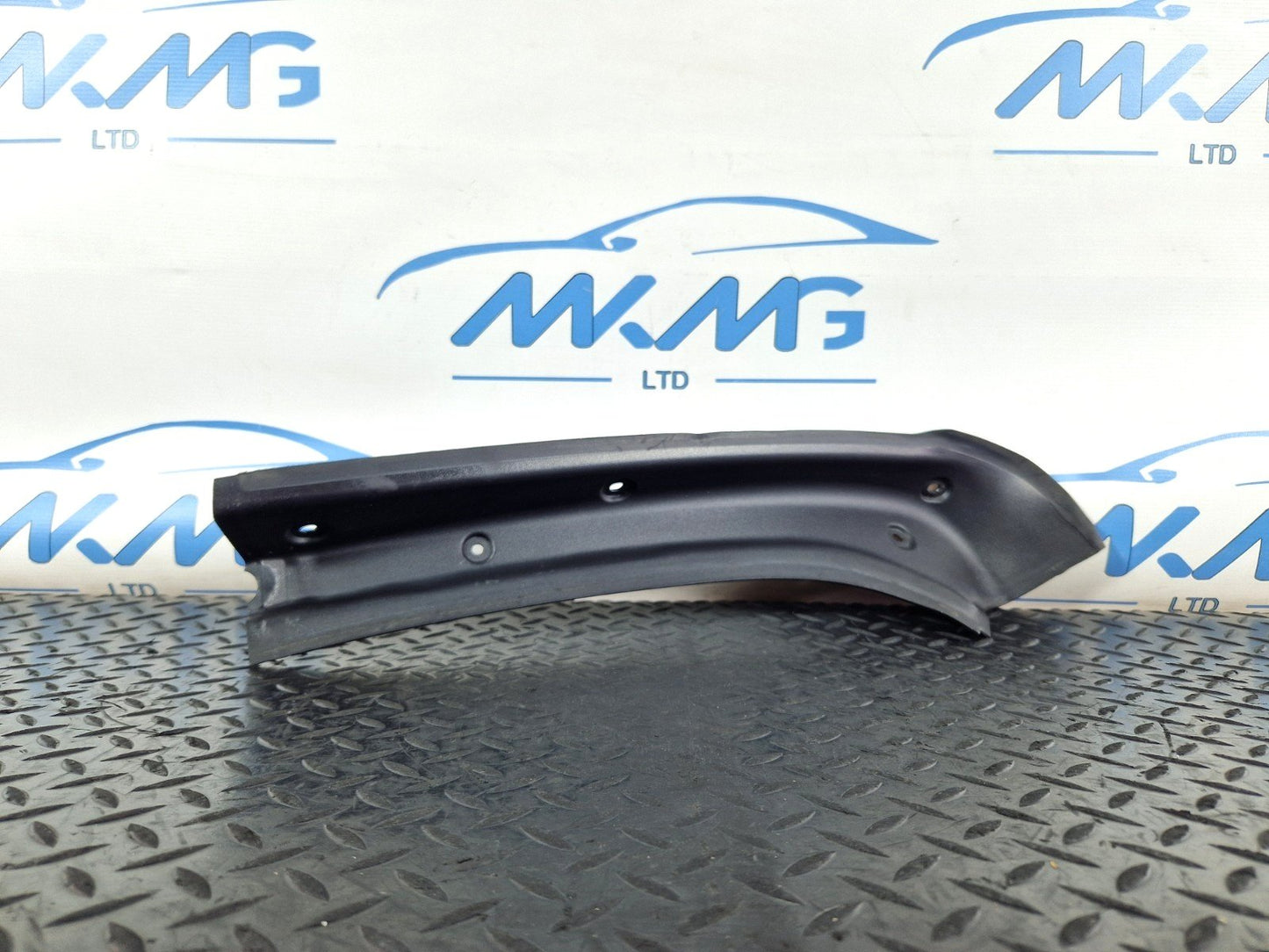 11-19 MERCEDES BENZ ML W166 GENUINE REAR LEFT UPPER D PILLAR TRIM A1666930163