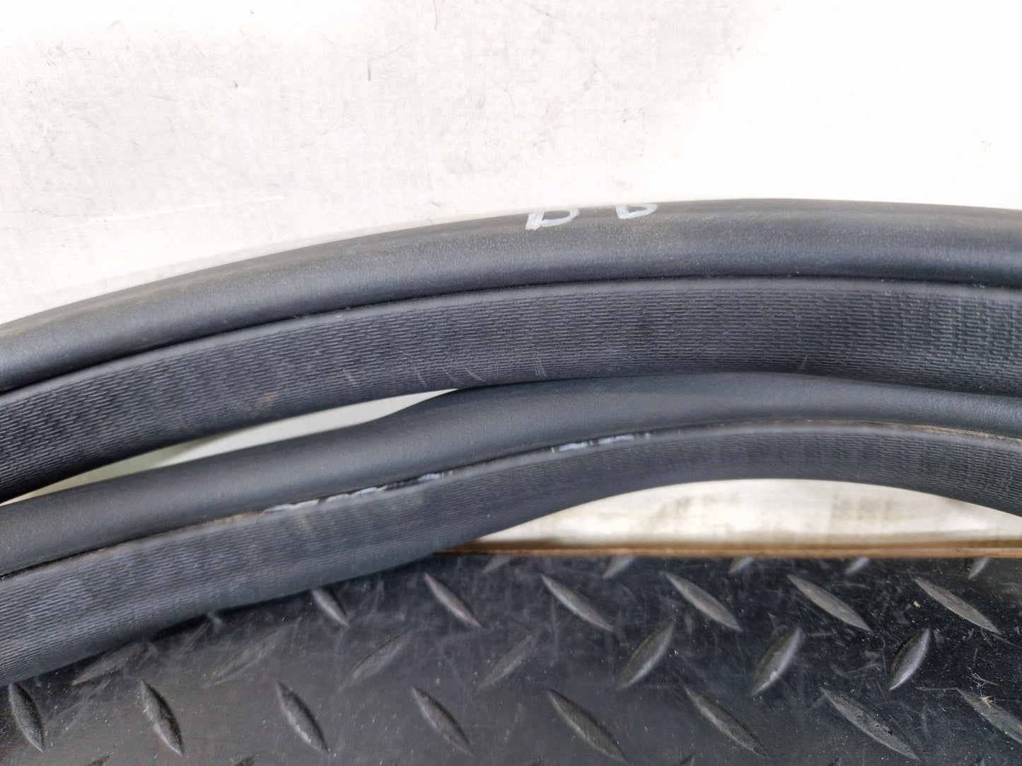 14-20 MERCEDES BENZ GLA X156 REAR DOOR RUBBER SEAL FITS LEFT & RIGHT A1566920176