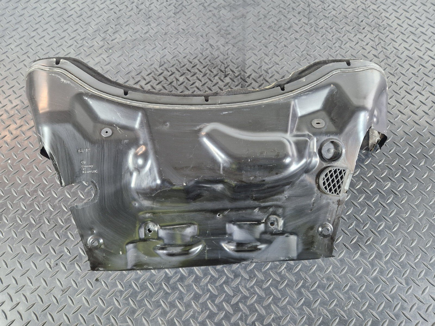 10-15 AUDI Q7 4L OEM ENGINE BAY SCUTTLE PANEL WATER BOX COVER 7L6819523C