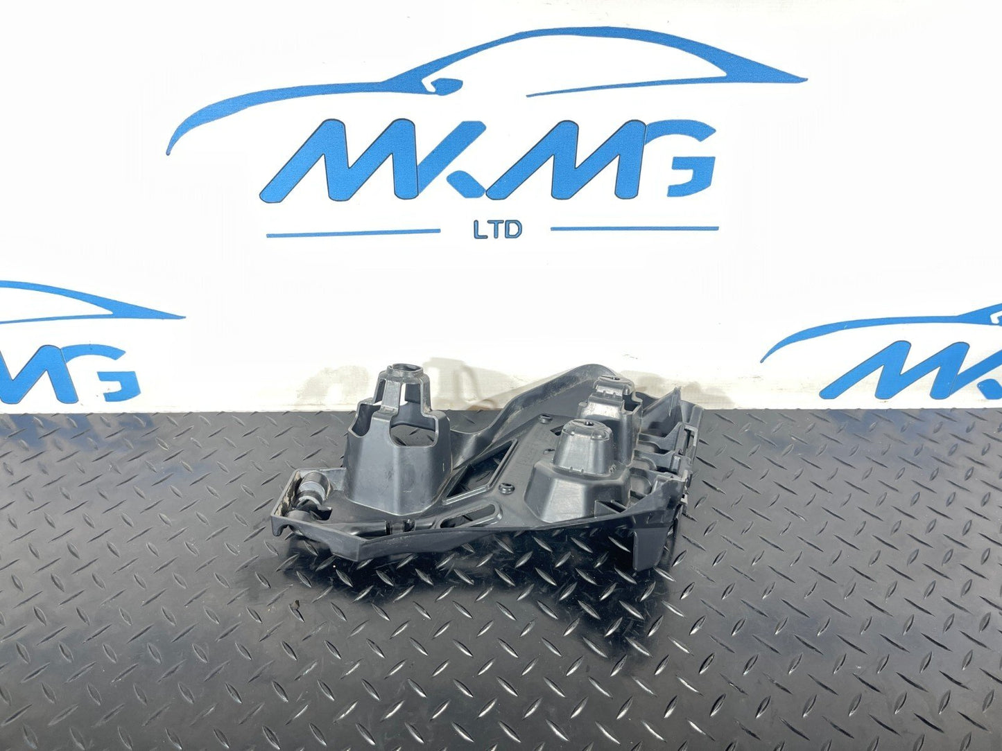 BMW F44 Gran Coupe Bumper Bracket Rear Right O/S Upper Guide Mount 8494946
