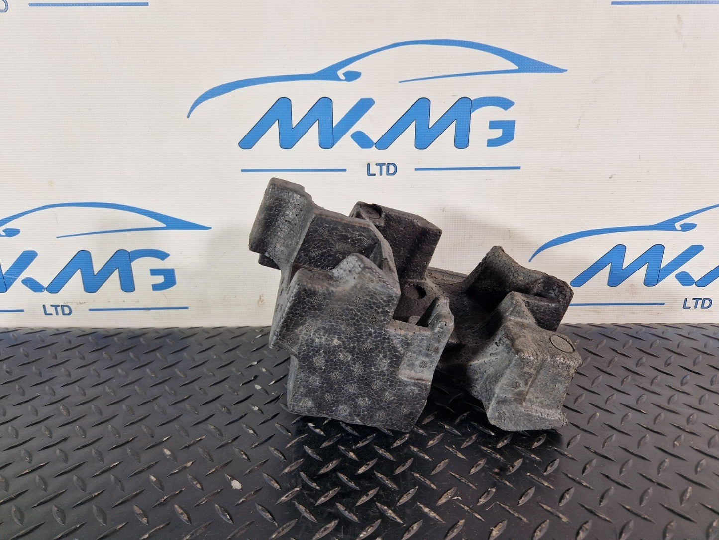 16-19 MERCEDES BENZ GLE W166 FRONT RADIATOR AIR DUCT FOAM RIGHT A2925050630