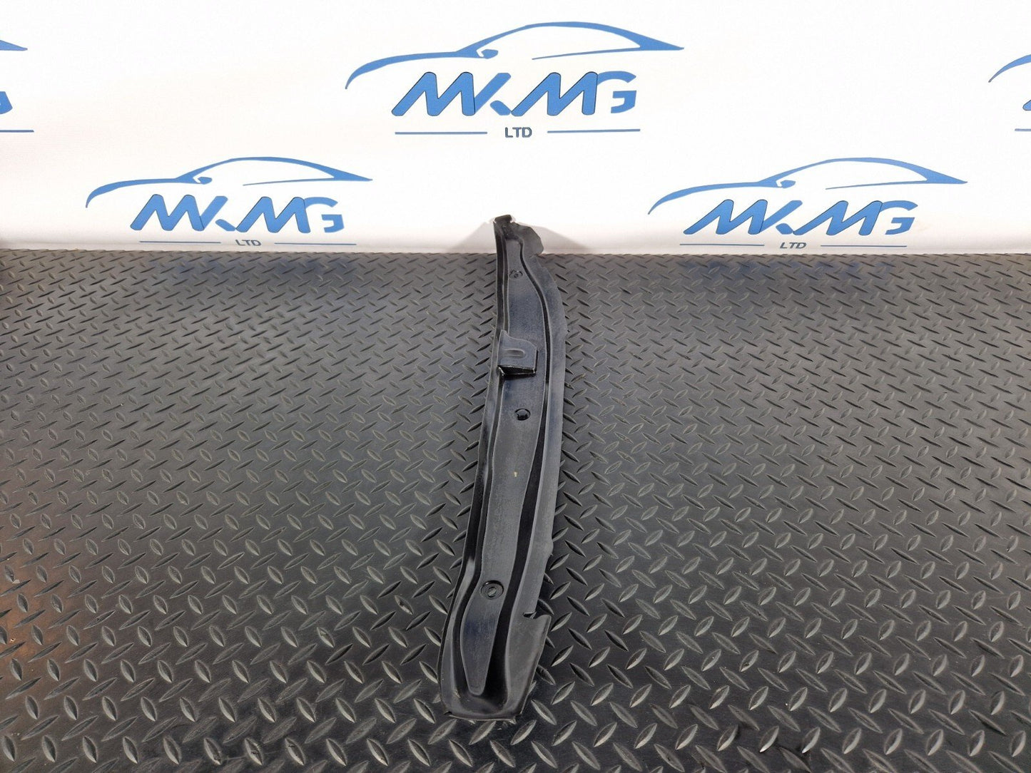 19-ON MERCEDES BENZ B CLASS W247 OEM FRONT RIGHT FENDER GAP COVER A2478890500
