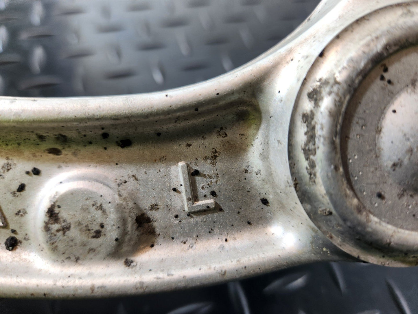 11-19 MERCEDES BENZ ML W166 OEM FRONT LEFT SIDE WISHBONE CONTROL ARM A16613