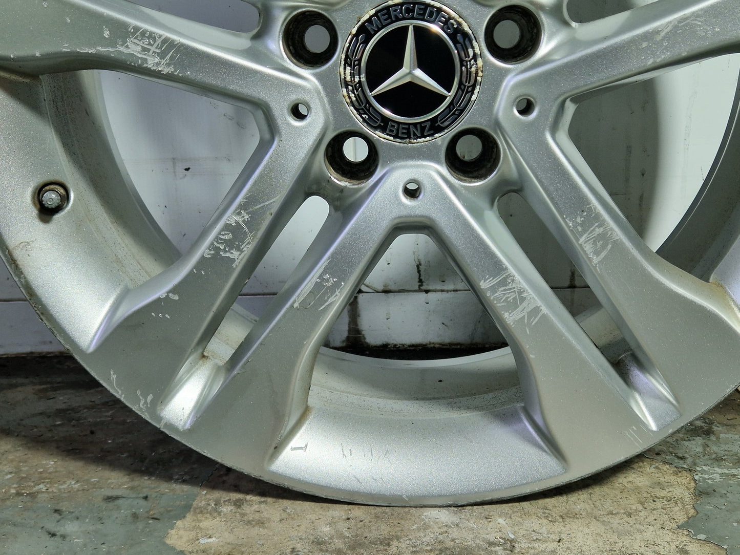 Mercedes-Benz GLA 18" 5 Double Spoke Alloy Wheel 7Jx18 ET46 A1564011300 Genuine