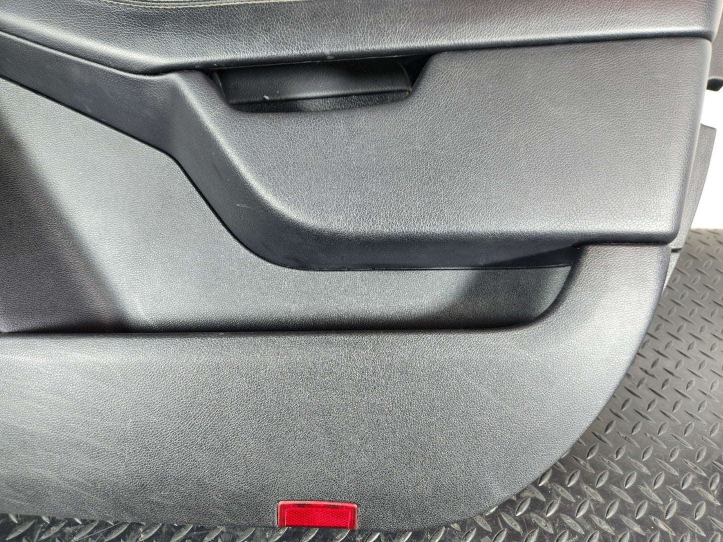 11-19 MERCEDES BENZ ML W166 OEM FRONT RIGHT O/S BLACK LEATHER DOOR CARD PANEL