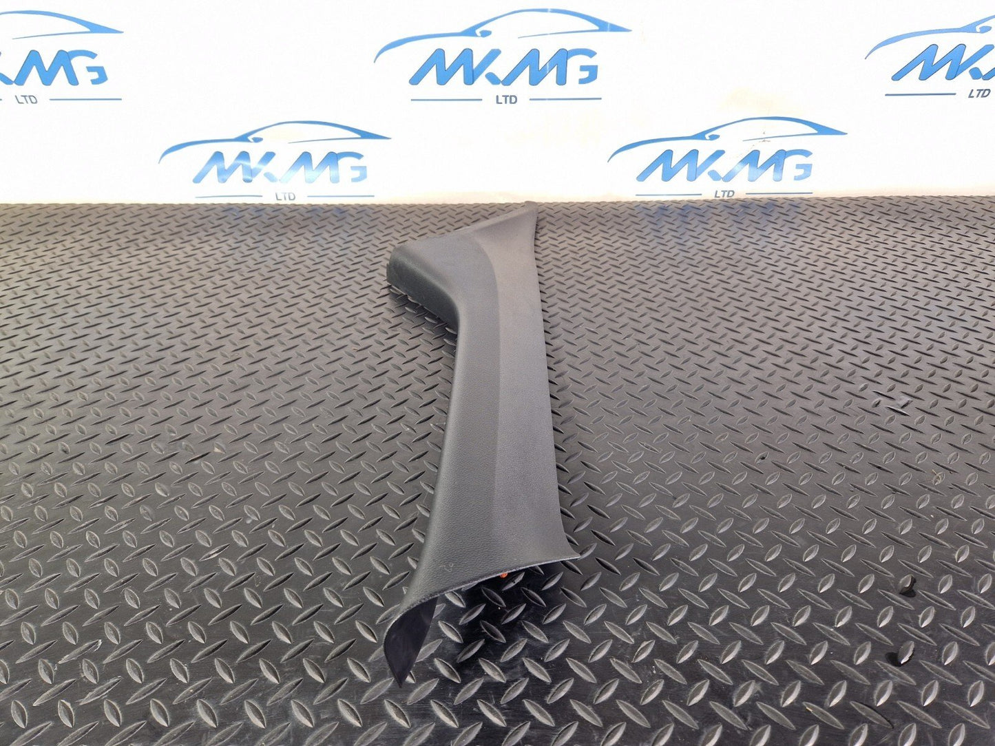 18-ON MERCEDES BENZ SPRINTER W907 W910 FRONT RIGHT A-PILLAR COVER A9076901200