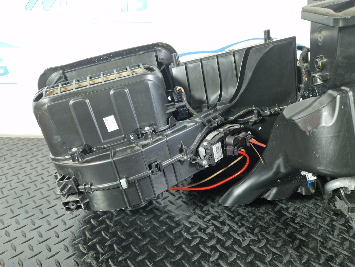 18-ON MERCEDES A CLASS W177 GENUINE OEM HEATER MATRIX HOUSING A2478309202