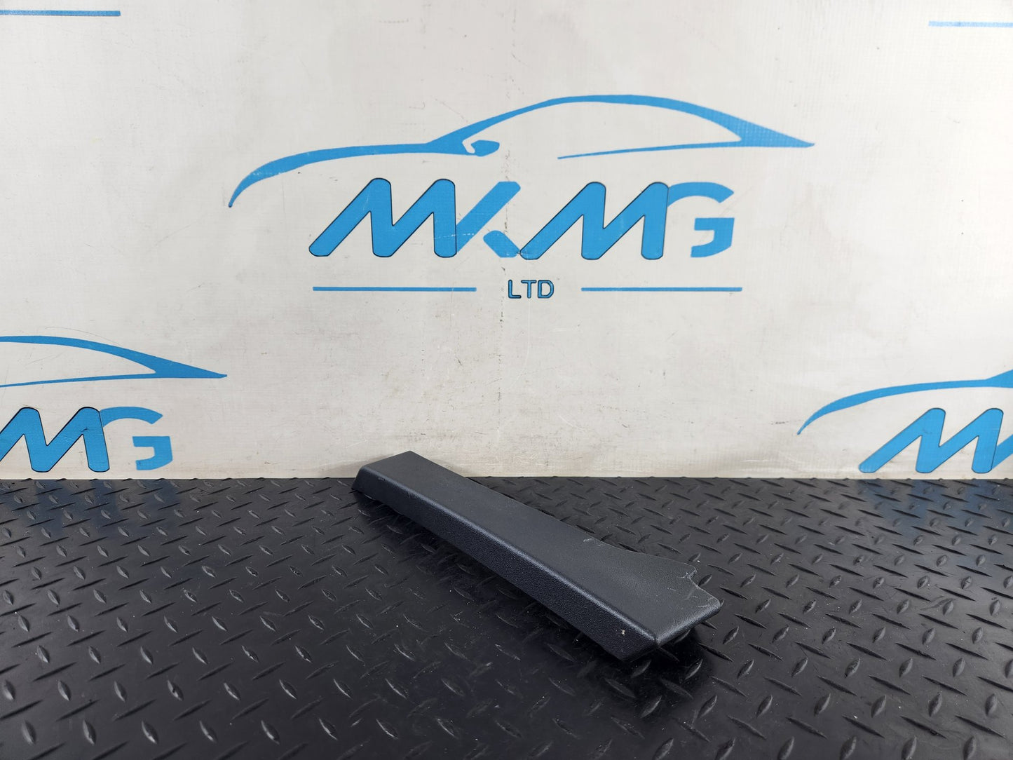 Land Rover Range Rover Evoque L551 SUV Right Side Dashboard Trim R8D2-043C26-A